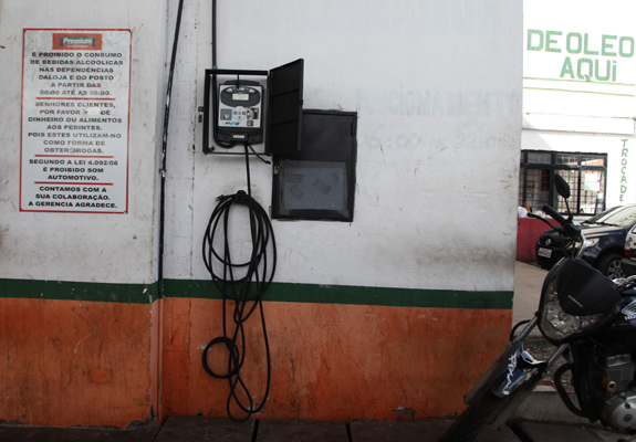 Resultado de imagem para imagem de calibrador depneus em posto