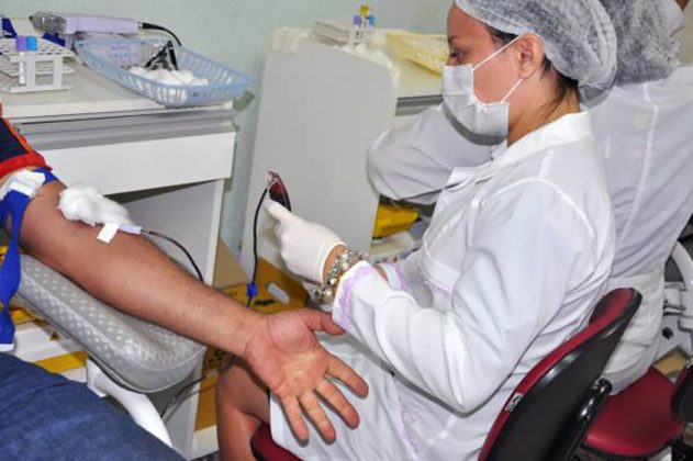 Doa&ccedil;&otilde;es de sangue e cadastro de medula &oacute;ssea