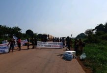 Indígenas e garimpeiros bloqueiam BR-230, no PA, e pedem por legalização de atividades garimpeiras em terras indígenas.