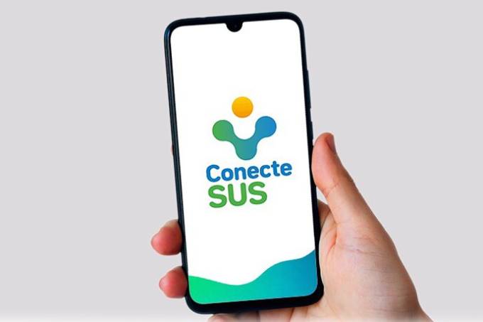 Documento pode ser emitido em inglês ou espanhol através da plataforma Conecte SUS Leia mais em: https://viagemeturismo.abril.com.br/manual-do-viajante/como-obter-o-certificado-digital-de-vacinacao-contra-covid-19/