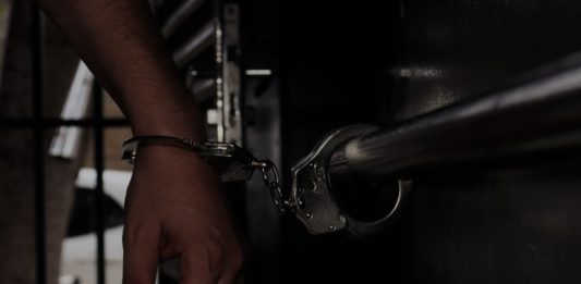 Homem é preso pela PM suspeito de furtar celular de idosa no centro de Augustinópolis
