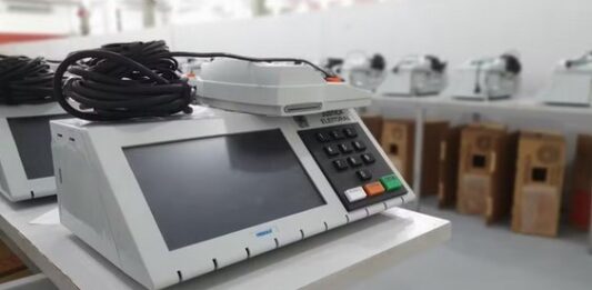 TRE-TO inicia preparação das urnas eletrônicas para o 1º turno das Eleições 2026