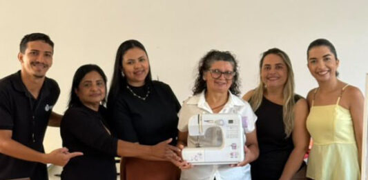 Turma de corte e costura do CVT de Augustinópolis celebra formatura com confraternização